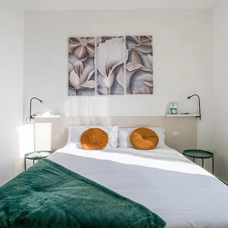 Guesthost - Spazioso Apt- Accesso Privato Al & Posto Auto Apartamento Pusiano