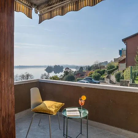 Apartamento Guesthost - Spazioso Apt- Accesso Privato Al & Posto Auto Pusiano