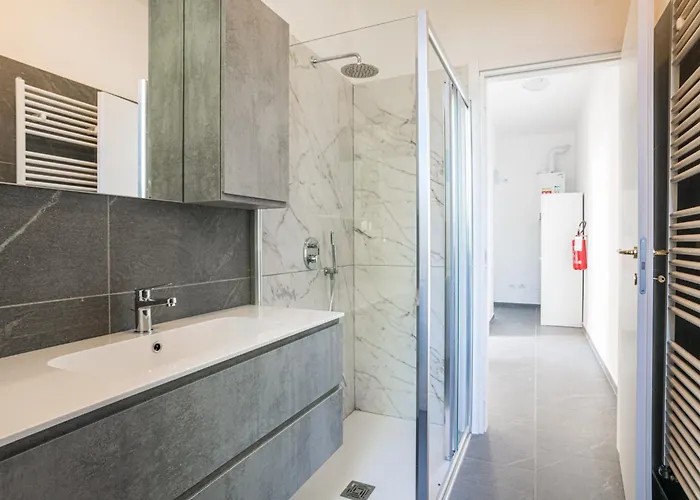 Апартаменты Guesthost - Spazioso Apt- Accesso Privato Al & Posto Auto *