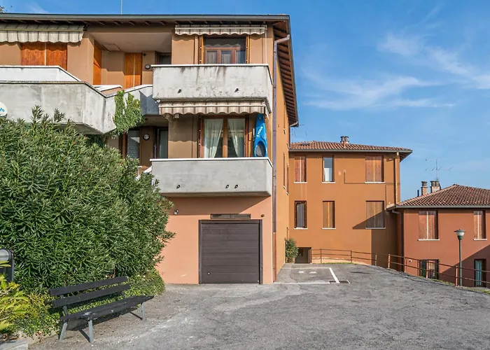 Апартаменты Guesthost - Spazioso Apt- Accesso Privato Al & Posto Auto